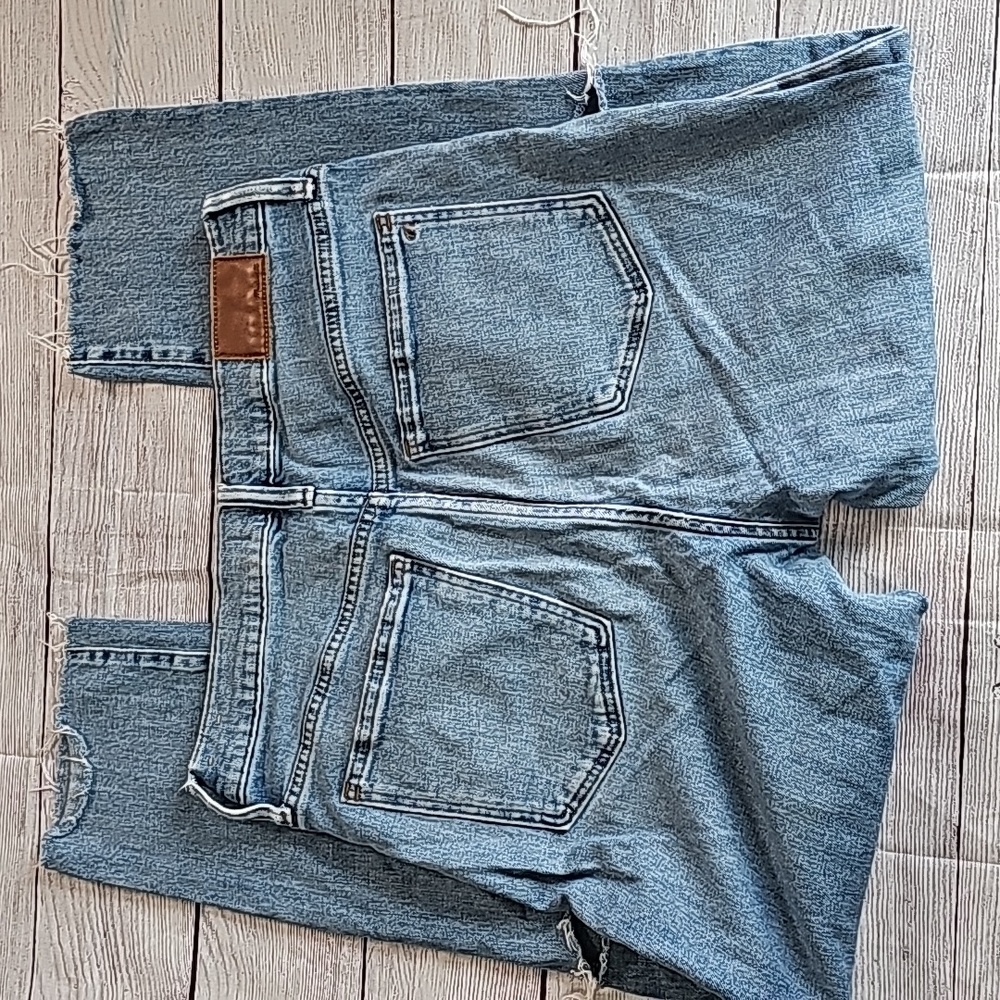 Madewell sz 27 slim boyfriend crop cut off jeans, distressed knees - Picture 10 of 13